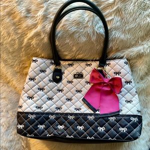 Black & White bows, Betsey Johnson.